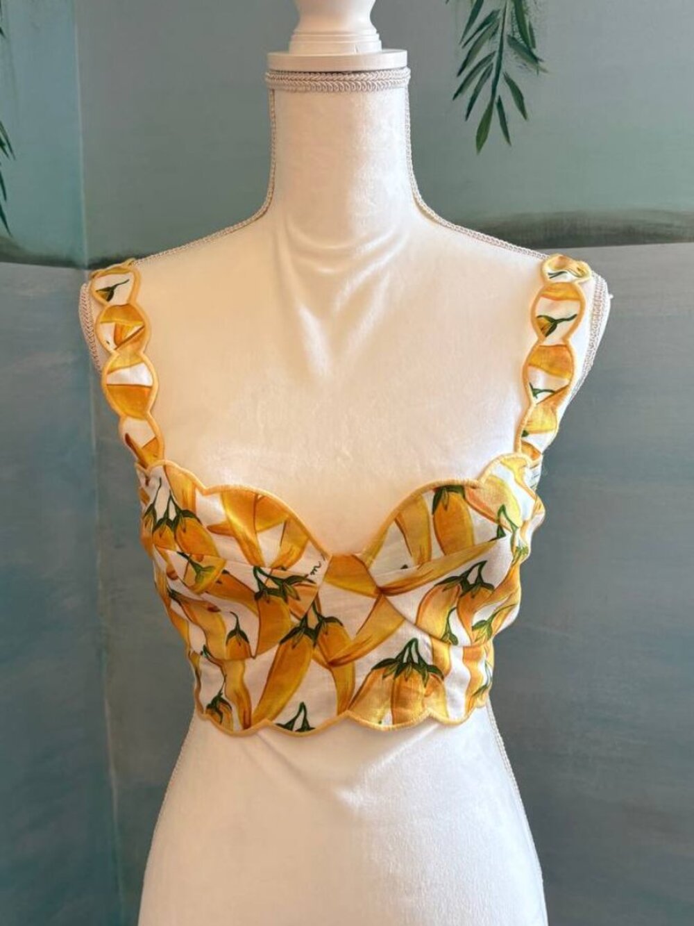 FARM RIO 100% Linen crop top banana peppers L